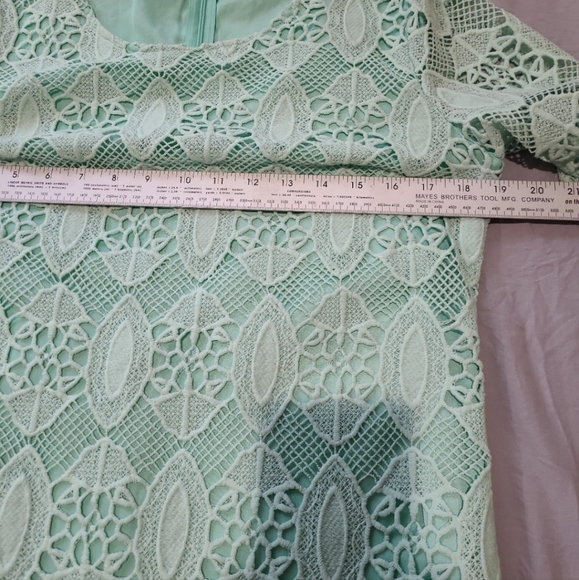 Emmelee Mint Green Lace Sheath Dress Size Large - Picture 7 of 9